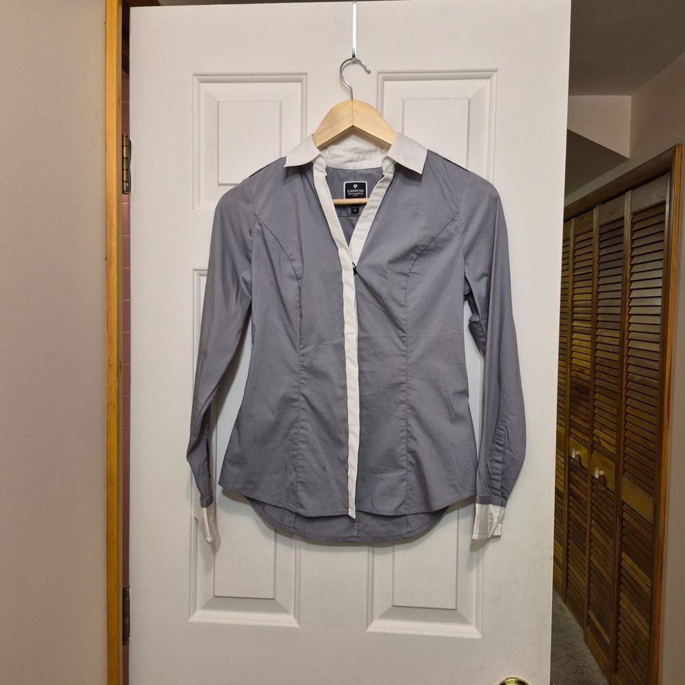 Express The Essential Shirt Womens XS Gray White Contrast Trim Long Sleeve Top